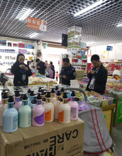 洛澤河鎮(zhèn)市場監(jiān)管所在 不忘初心 牢記使命 主題教育中開展食品安全聯(lián)合整治行動